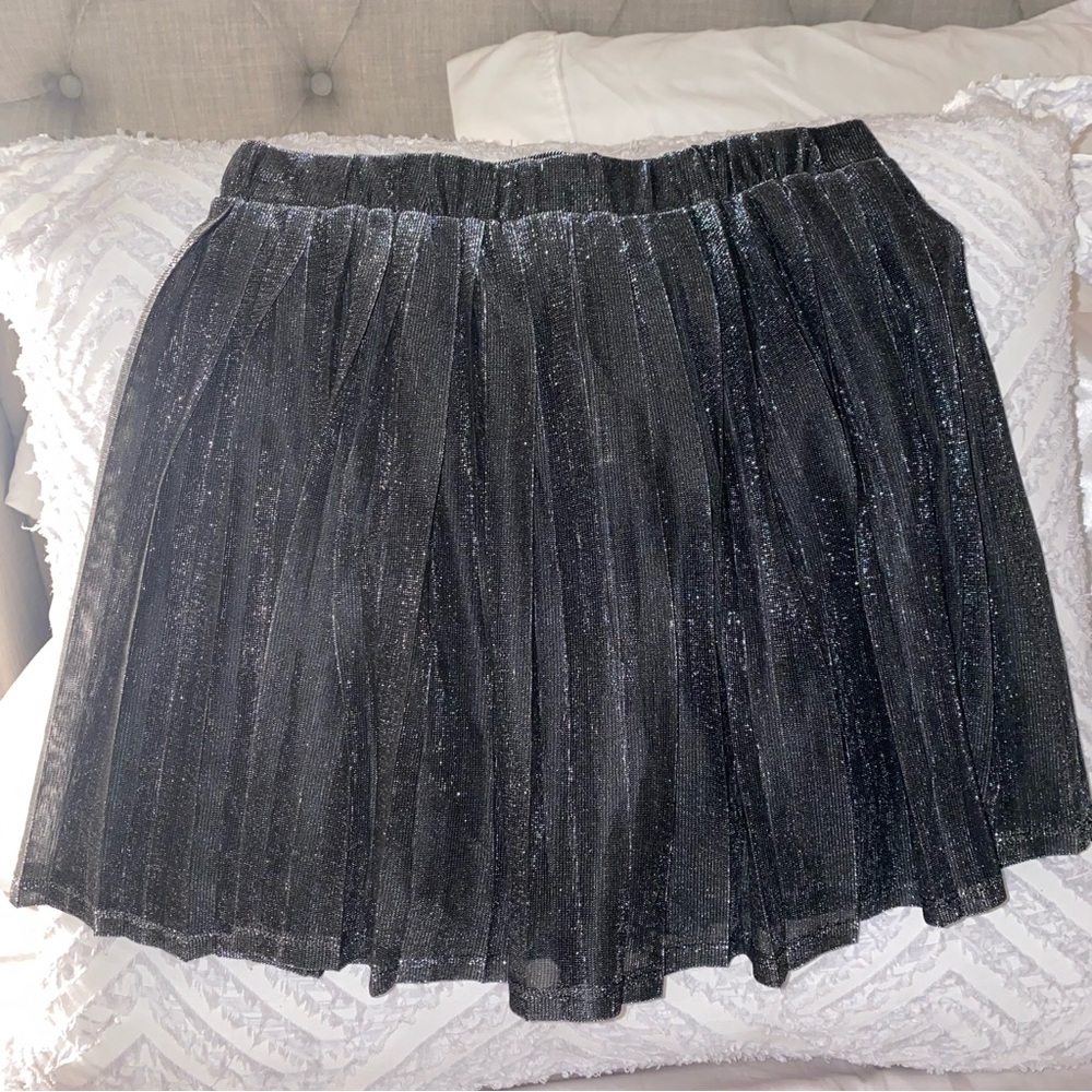 Grey sparkly pleated skirt